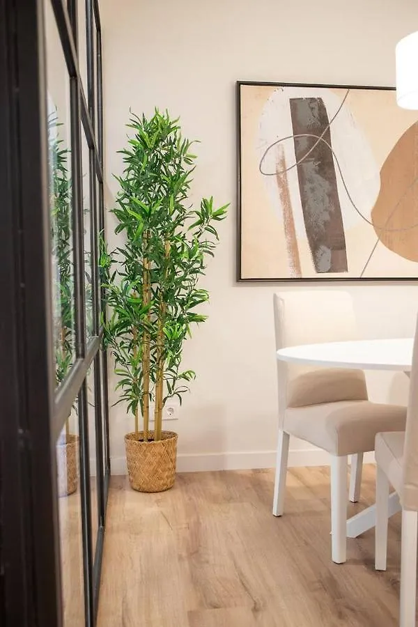 Apartment Apartamento En Santa Cruz. Diseno Y Ubicacion Seville