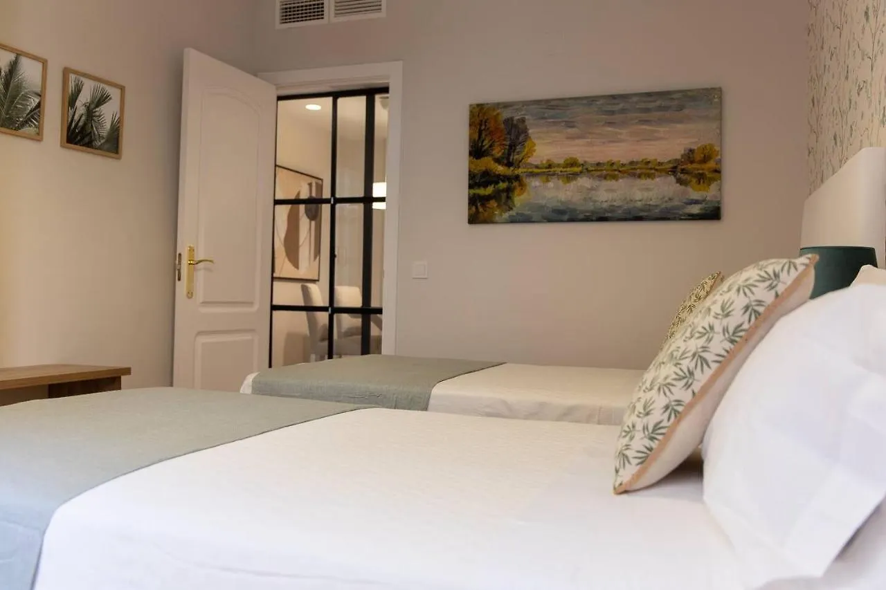 Apartamento En Santa Cruz. Diseno Y Ubicacion Seville