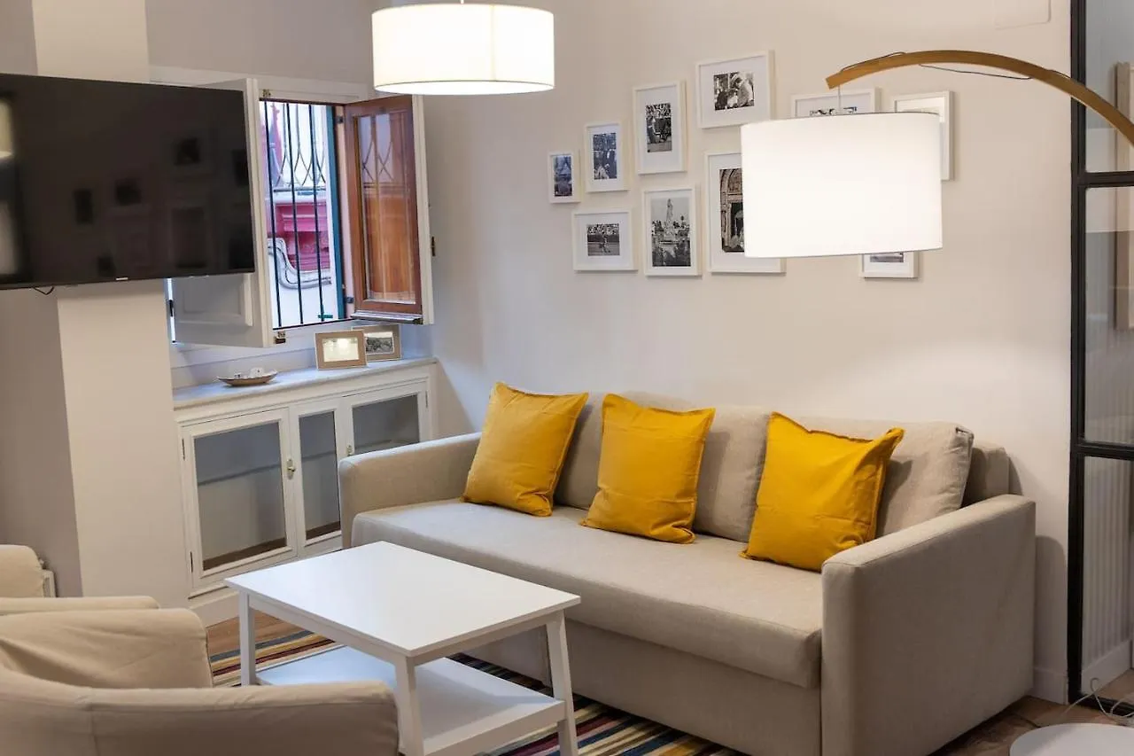 Apartamento En Santa Cruz. Diseno Y Ubicacion Seville 0*,
